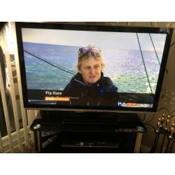 Panasonic Plasma TV 46inch - TX-P42UT50B plus tv stand and 2 pairs of 3D glasses
