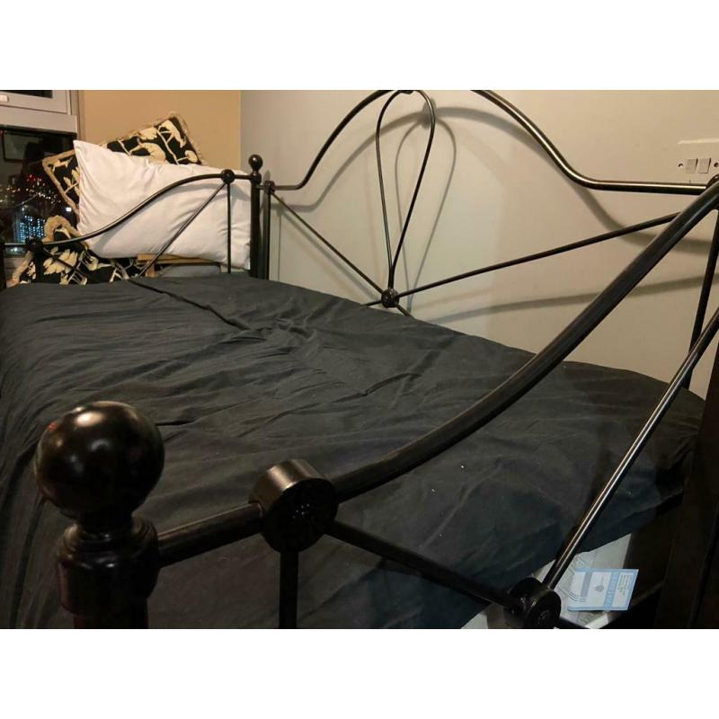 Single Day Bed and mattress - free