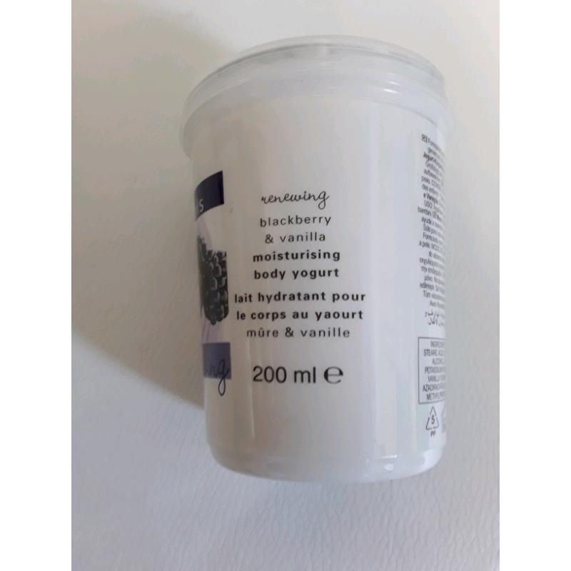 AVON MOISTURISING BODY YOGHURT 200ML