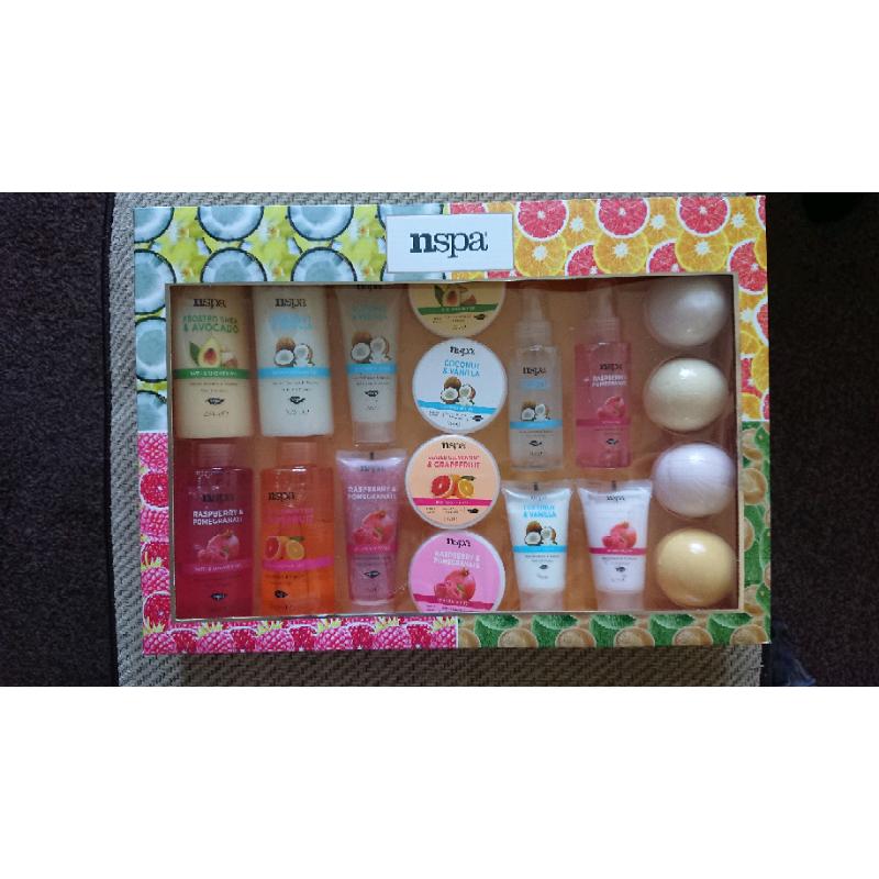 NSPA bath Pamper Set 18 Pieces