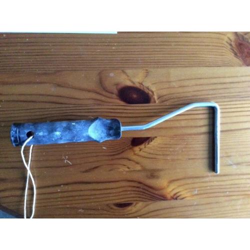Short radiator roller handle