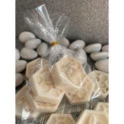 Honey, oats and goats milk soap/Handmade soap/Christmas stocking filler/Bathroom toiletries