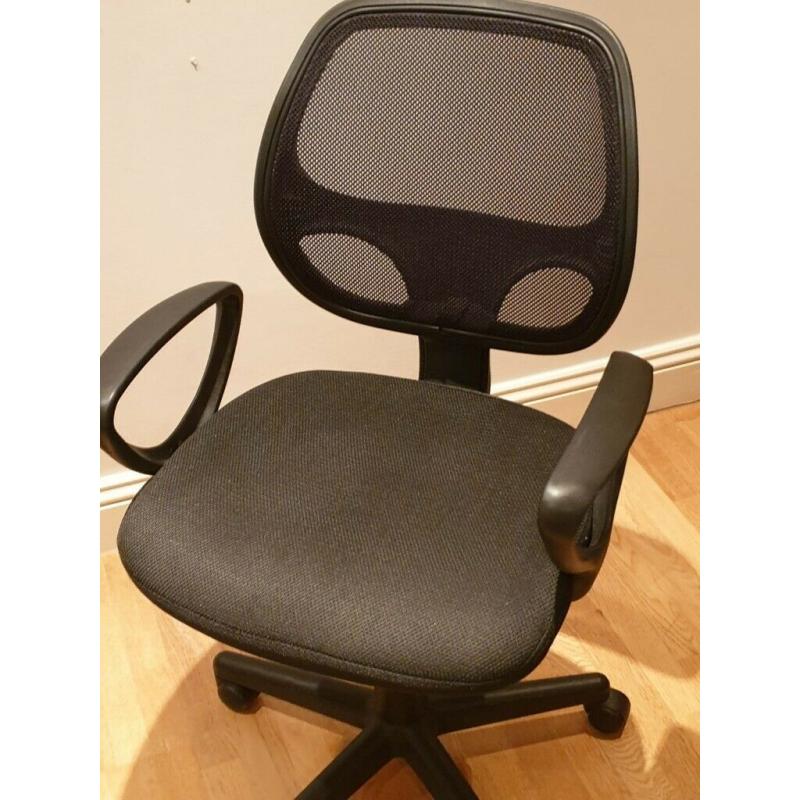 Rossi Mesh Chair In Black