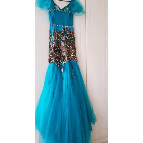 Turquoise stunning gown for sale, size 8