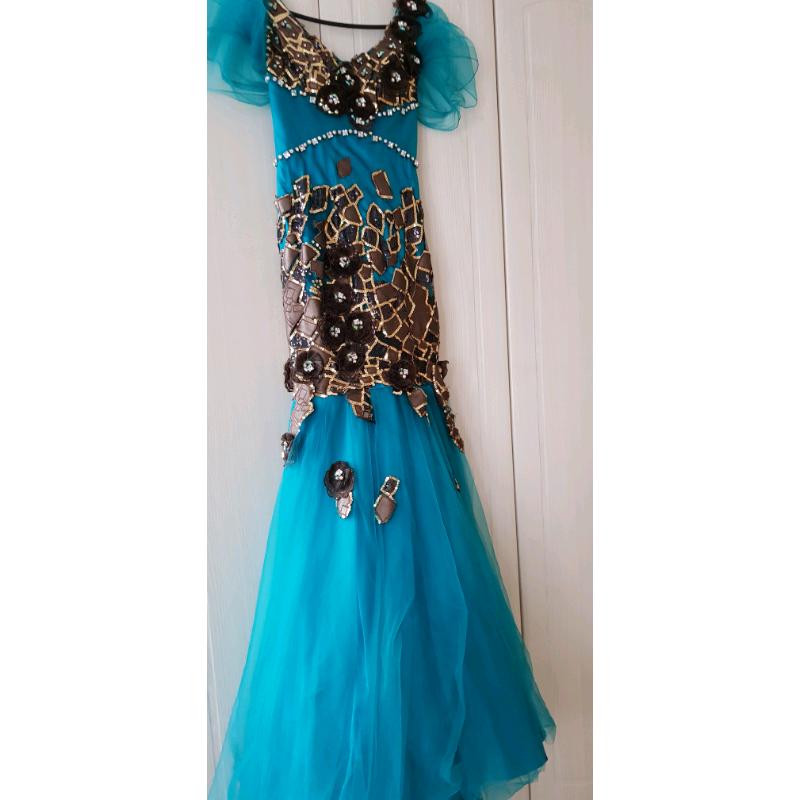 Turquoise stunning gown for sale, size 8