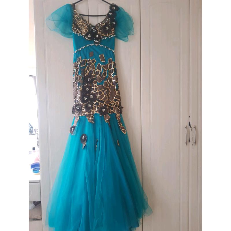 Turquoise stunning gown for sale, size 8