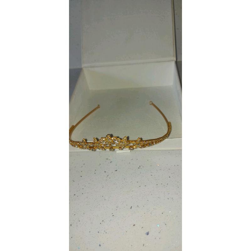 JEWELLERY SET consisting of TIARA, EARRINGS and NECKLACE
