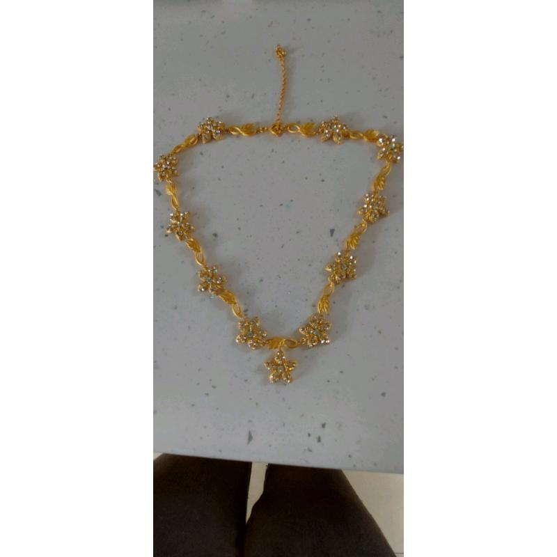 JEWELLERY SET consisting of TIARA, EARRINGS and NECKLACE