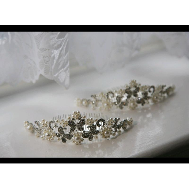 Tiara x2
