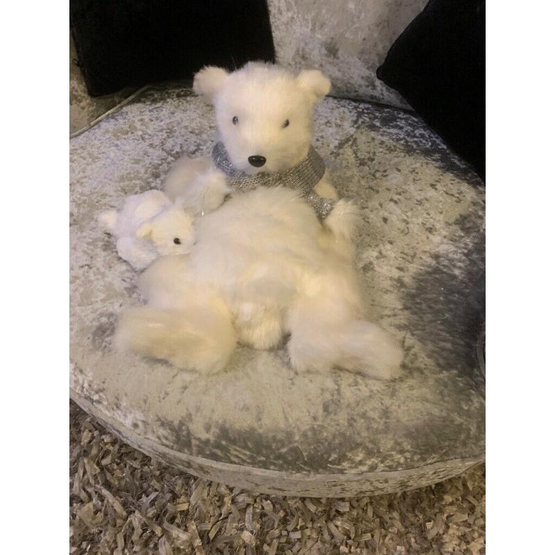 Home base Christmas polar bear