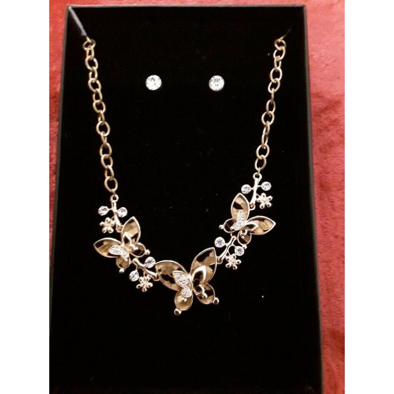BUTTERFLY NECKLACE