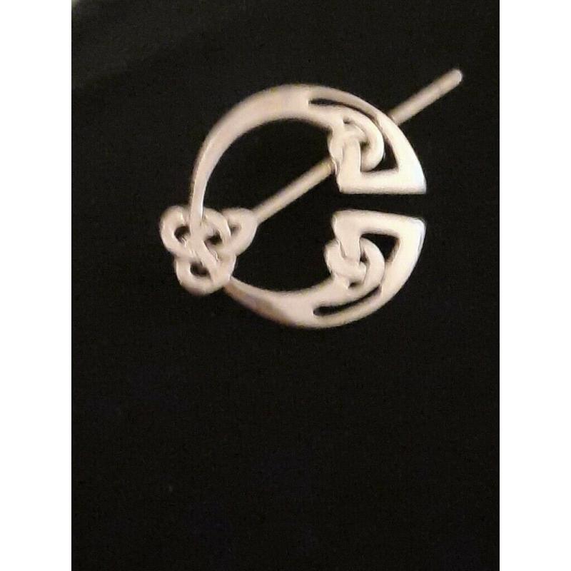 CELTIC DESIGN ANTIQUE SILVER PLATED BROOCH