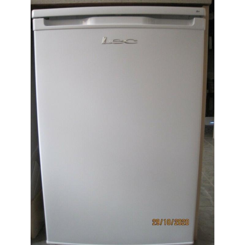 LEC MODEL L5511W UNDER COUNTER LARDER FRIDGE A+ RATING ONLY USED FOR A WEEK
