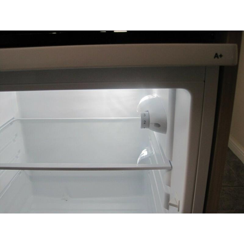 LEC MODEL L5511W UNDER COUNTER LARDER FRIDGE A+ RATING ONLY USED FOR A WEEK