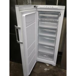 HOTPOINT 5FT TALL UPRIGHT FREEZER FROST FREE