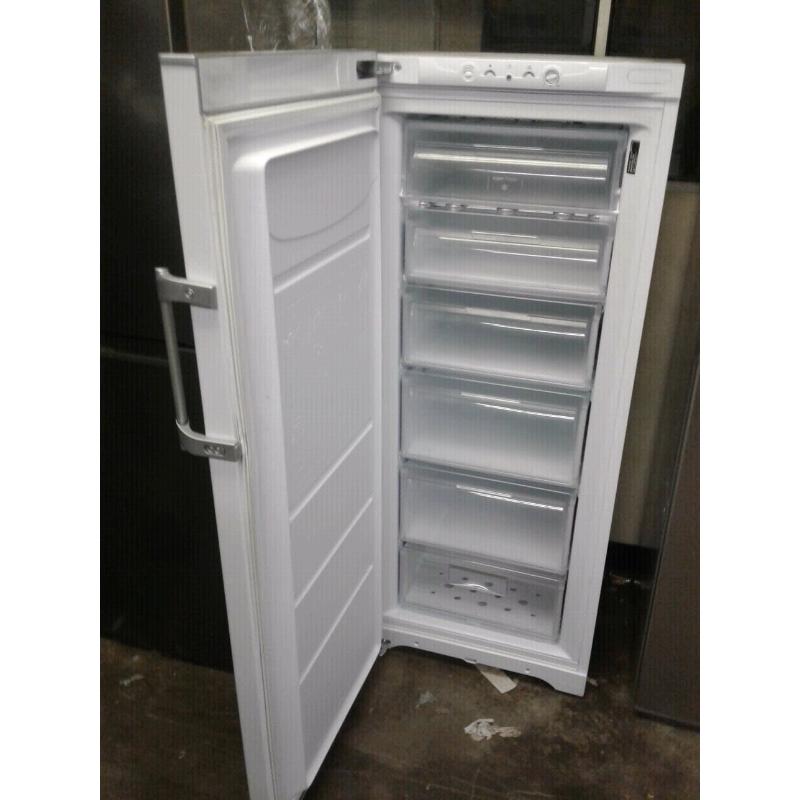 HOTPOINT 5FT TALL UPRIGHT FREEZER FROST FREE