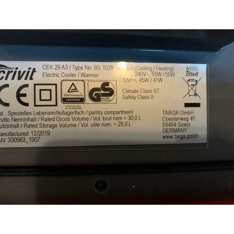 Cool box 12v & 240v