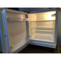 INTEGRATED FRIDGE & FREEZER BY ZANUSSI