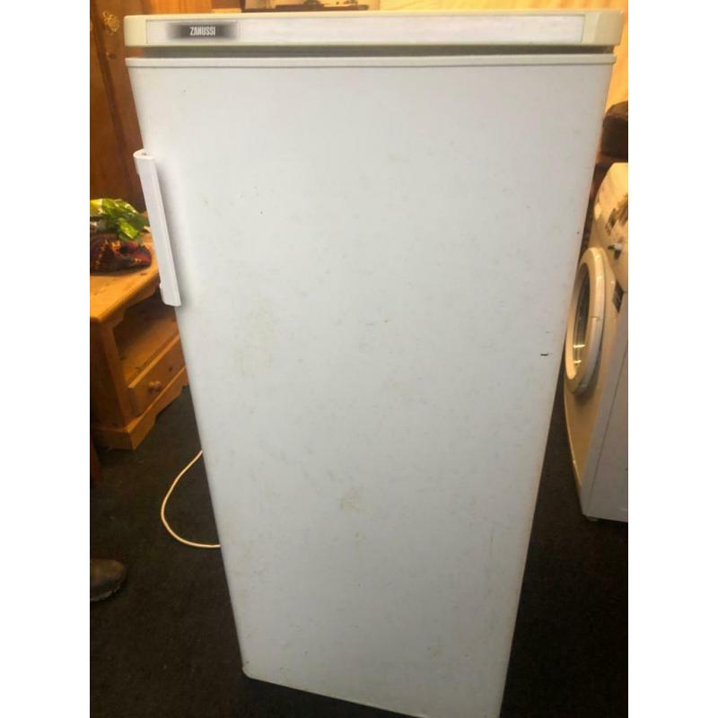 LARGE FRIDGE ....ZANUSSI