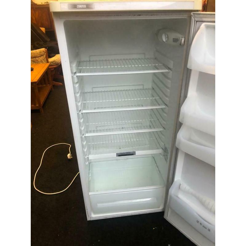 LARGE FRIDGE ....ZANUSSI