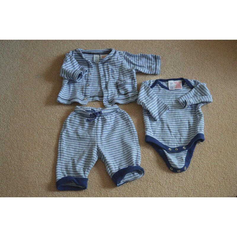 Bundle of baby clothes G (0-3 months)