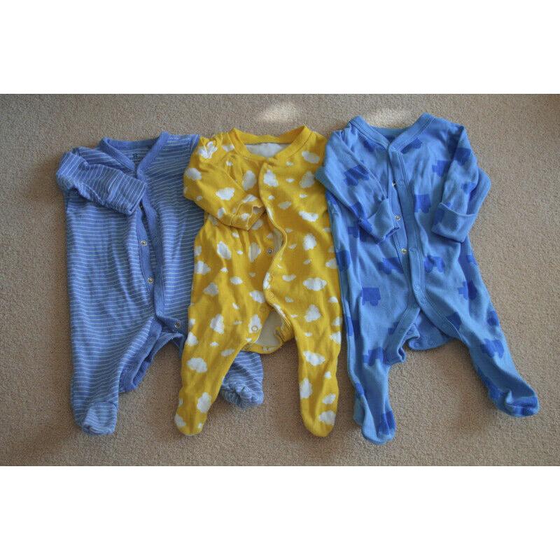 Bundle of baby clothes G (0-3 months)