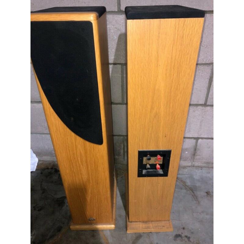 Castle Harlech Hi Fi Speakers
