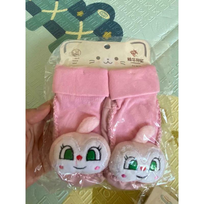 Baby shoes anti slip rubber soles.