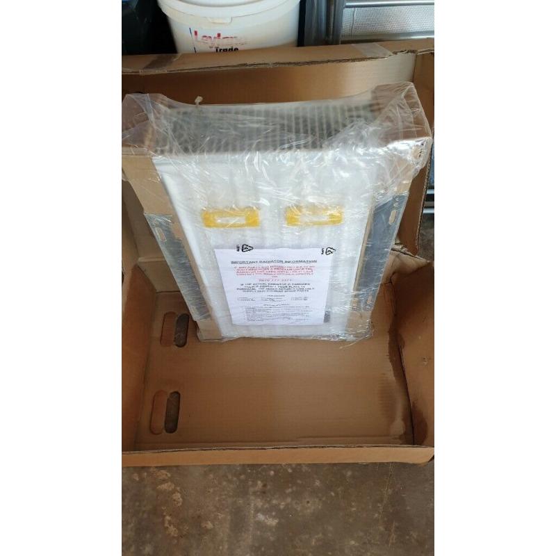 Double radiator 600mm x 400mm 2454BTU 719 watts, White.