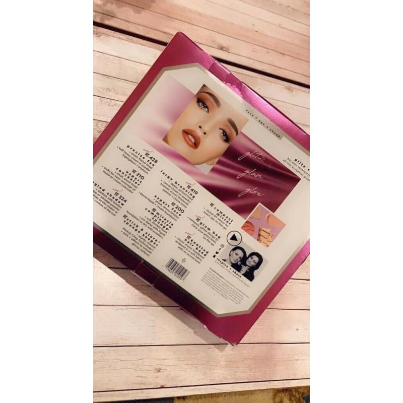 Real Techniques Glitz & Glam Gift Set. Brand New
