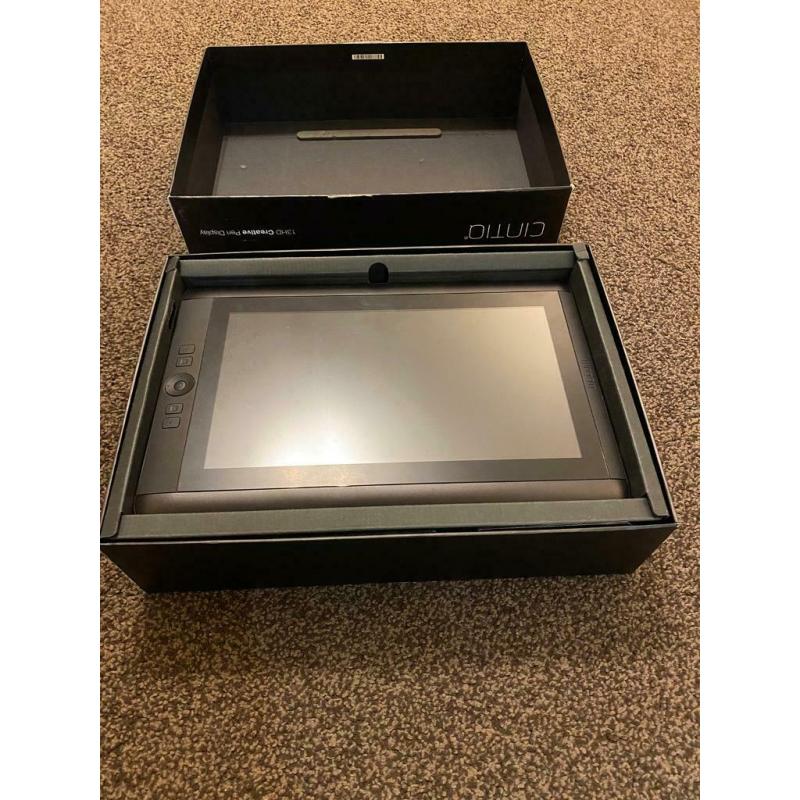 Wacom Cintiq 13HD Graphics / Drawing Tablet