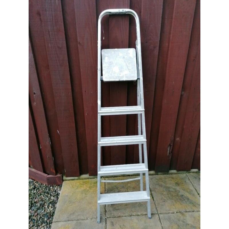 4 step aluminium step ladder with platform