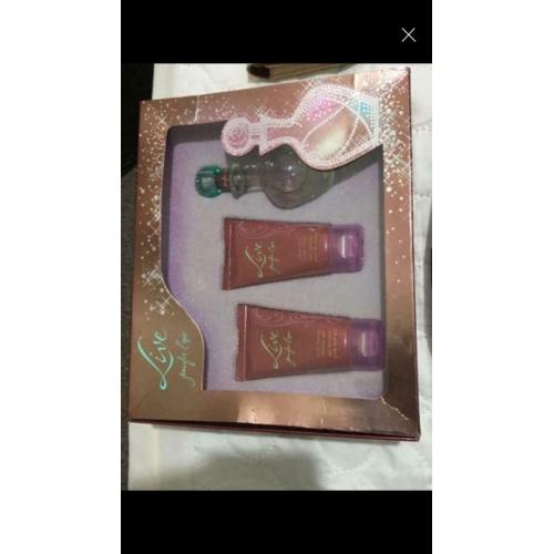 Jennifer Lopez gift set
