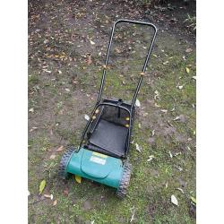 Hand powered lawnmower