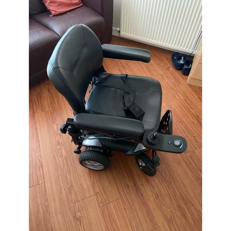 Electric wheelchair