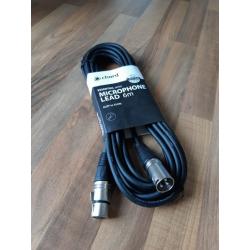 AKG C1000S Small-Diaphragm Condenser Microphone (New) + Chord 6M Profe