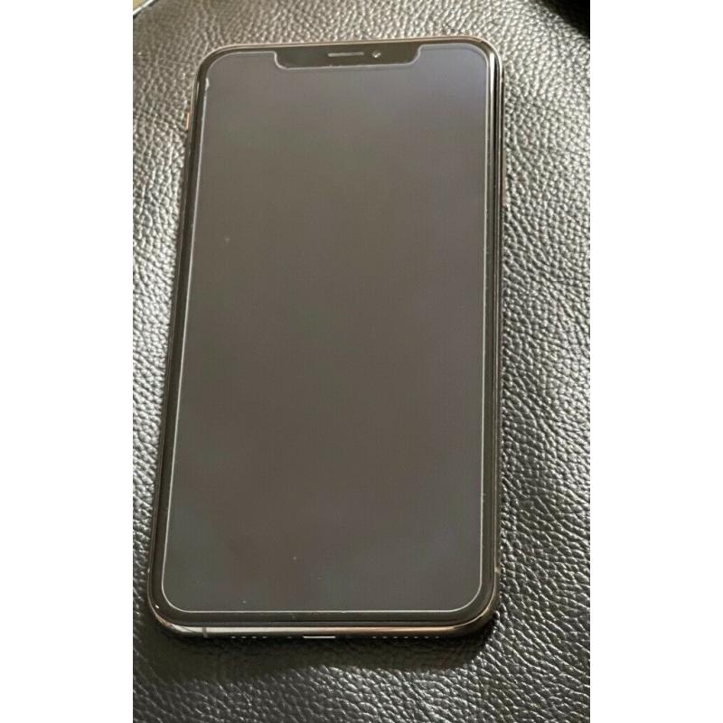 Iphone xs max immaculate condition