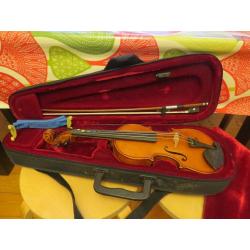 Gliga 1/4 Size Violin, Bow, Case and Kun Shoulder Rest