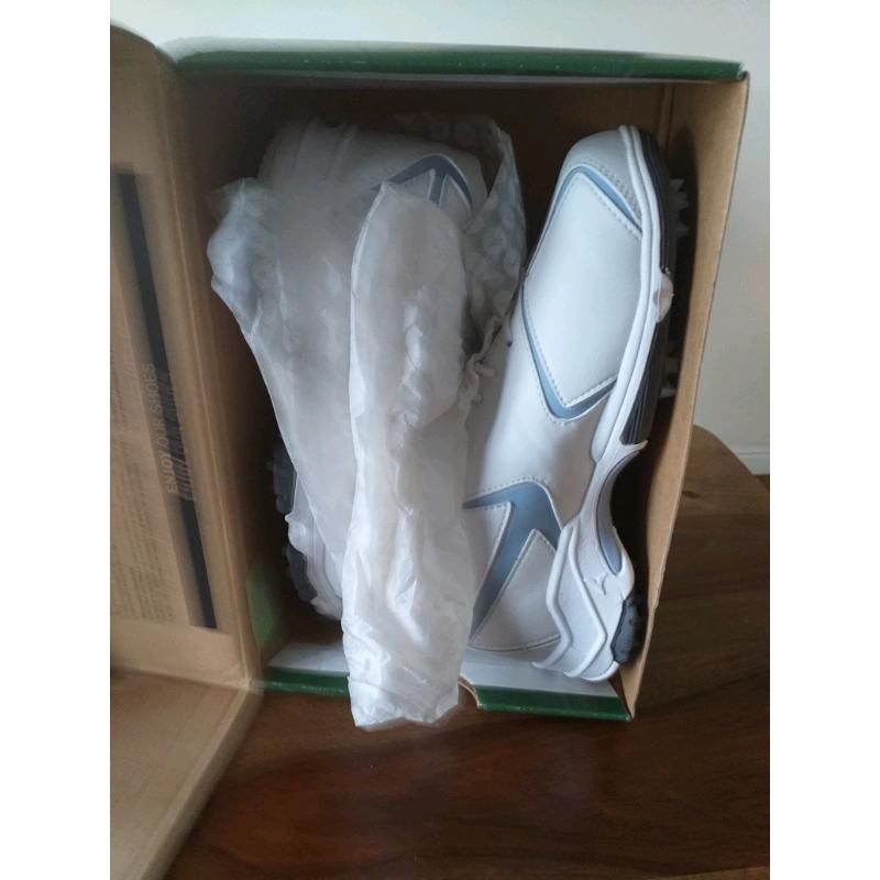 Ladies golf shoes