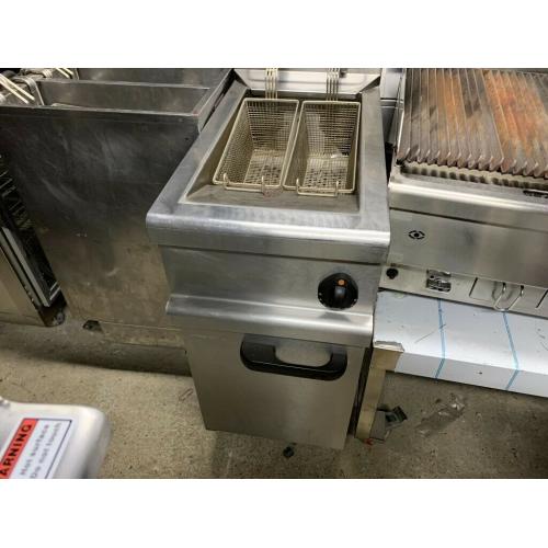 COMMERCIAL CATERING GAS TWIN BASKET FRYER SERVICED TAKE AWAY SHOP KITCHEN BBQ