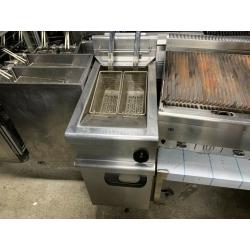 COMMERCIAL CATERING GAS TWIN BASKET FRYER SERVICED TAKE AWAY SHOP KITCHEN BBQ