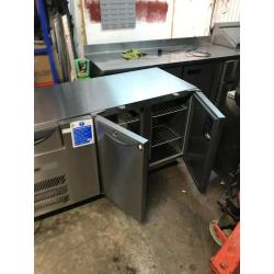 Commercial bench counter pizza fridge for shop cafe restaurant takeaway jsjwhwh