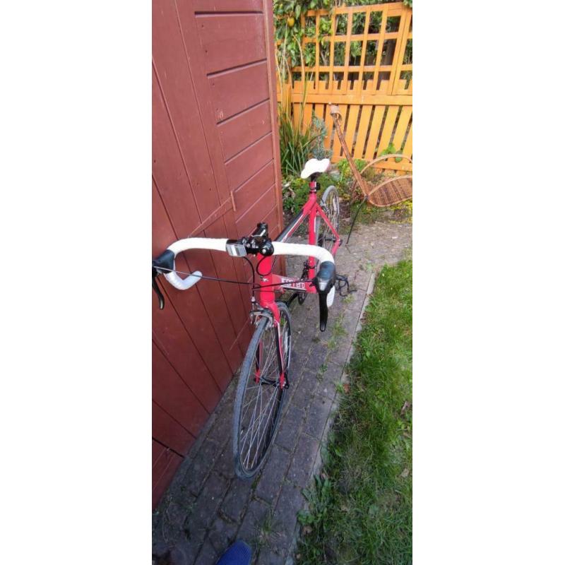 Carrera Zelos Road Bike 6061 T6