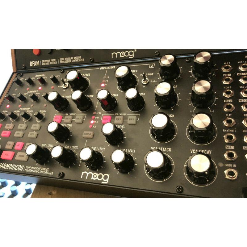 Moog Subharmonicon