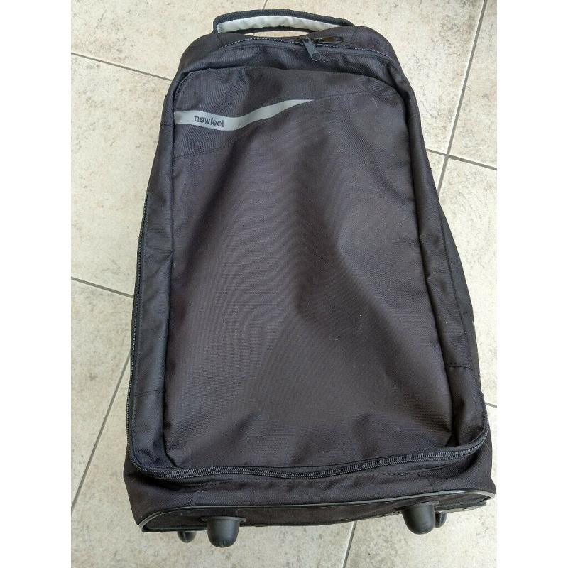 Suitcase with Wheels Pull Out Handle Luggage