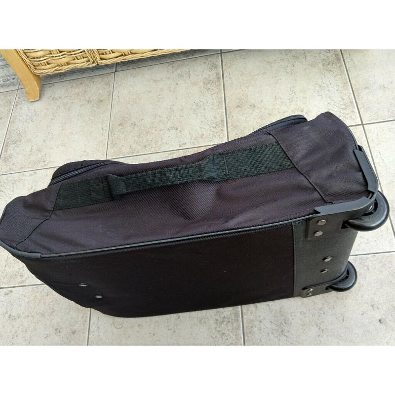 Suitcase with Wheels Pull Out Handle Luggage