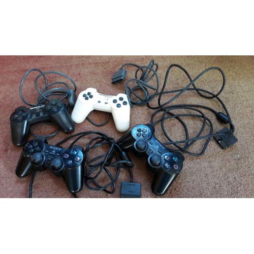 4 x controllers, 2 of which are Sony