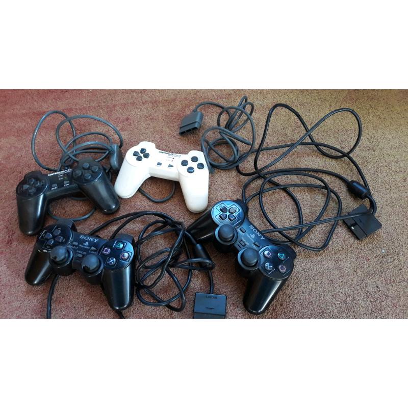 4 x controllers, 2 of which are Sony