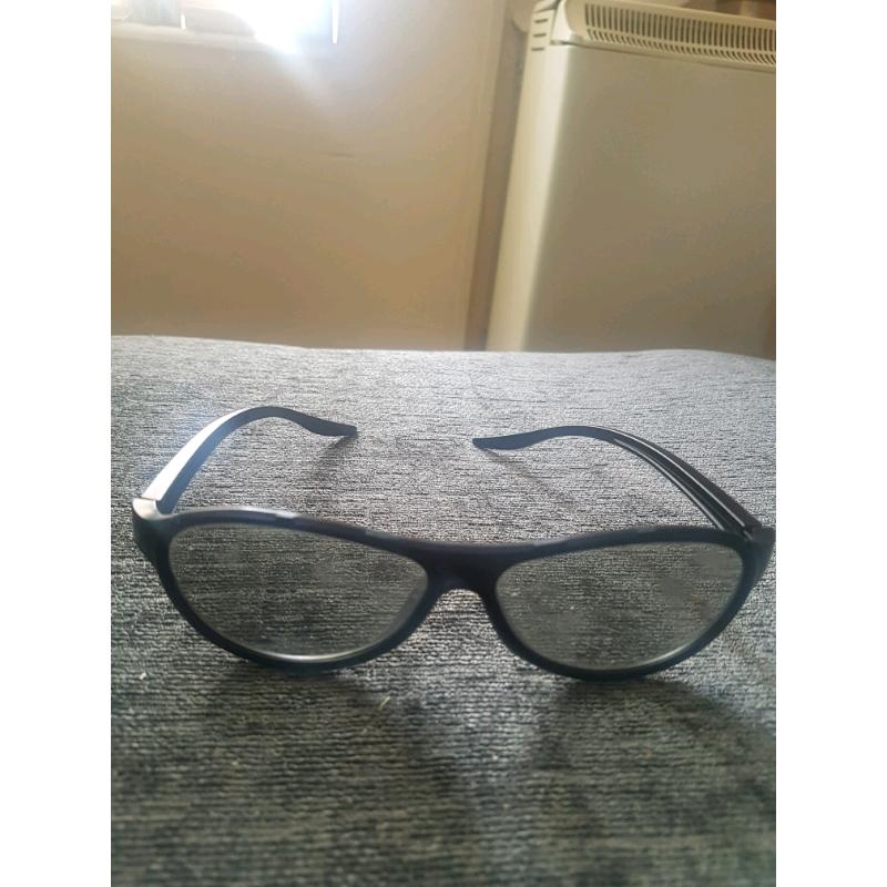 TWO PAIRS OF 3D GLASSES