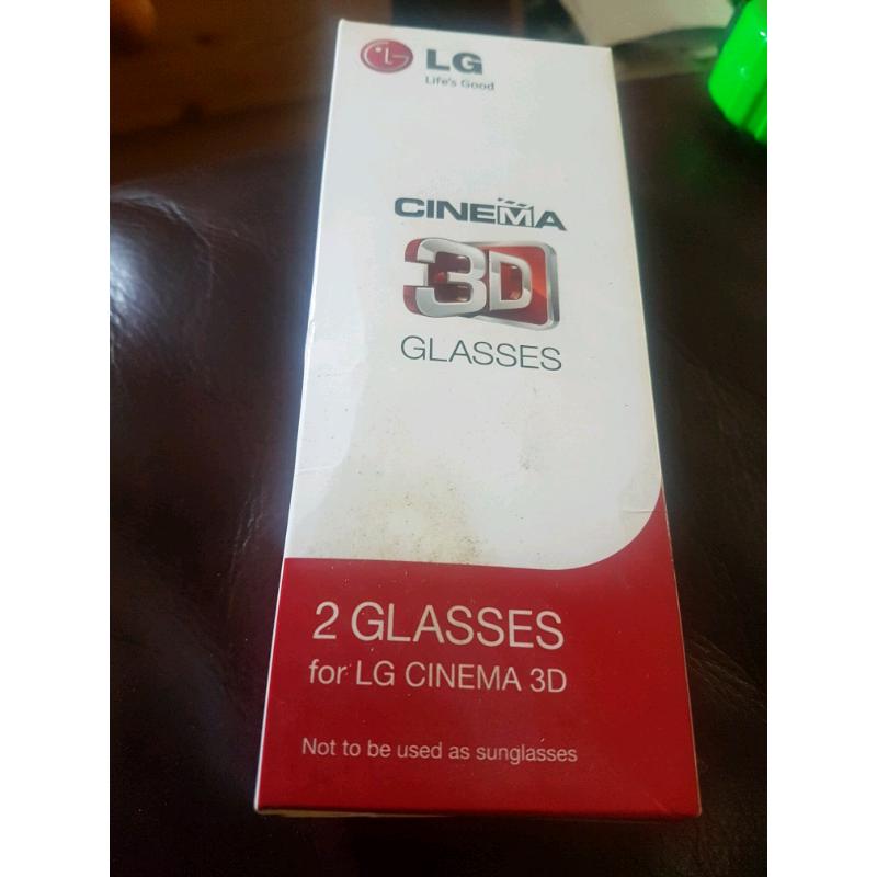 TWO PAIRS OF 3D GLASSES